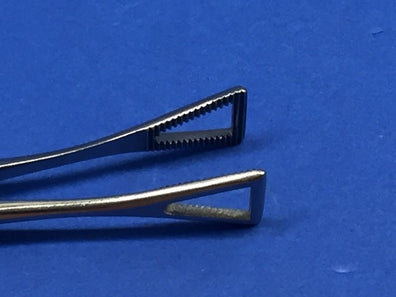 V.Mueller Pennington Hemorrhoidal Forceps, Serrated, 6in Length